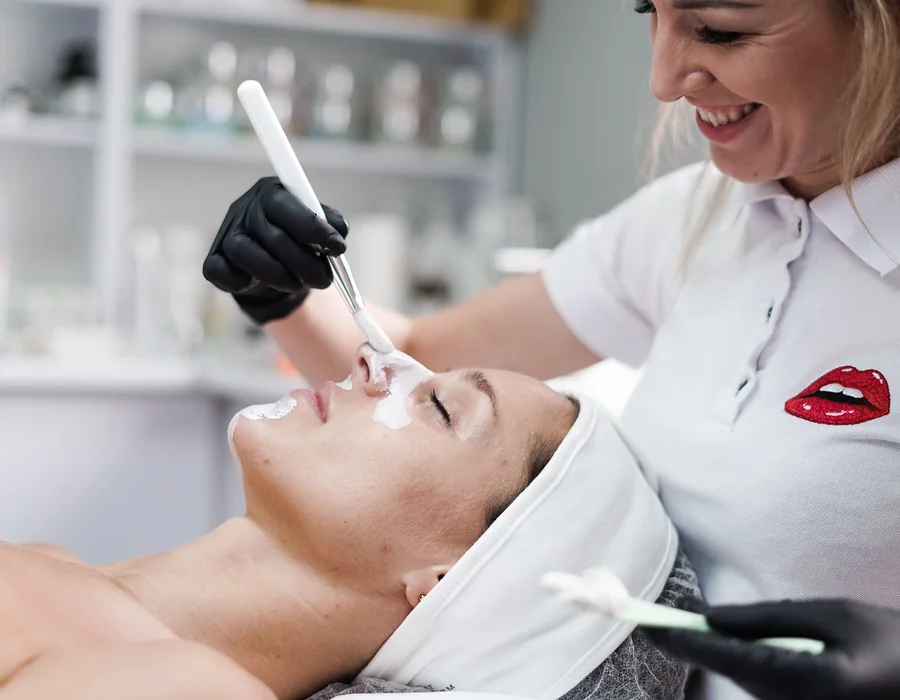Application professionnelle d’un masque visage